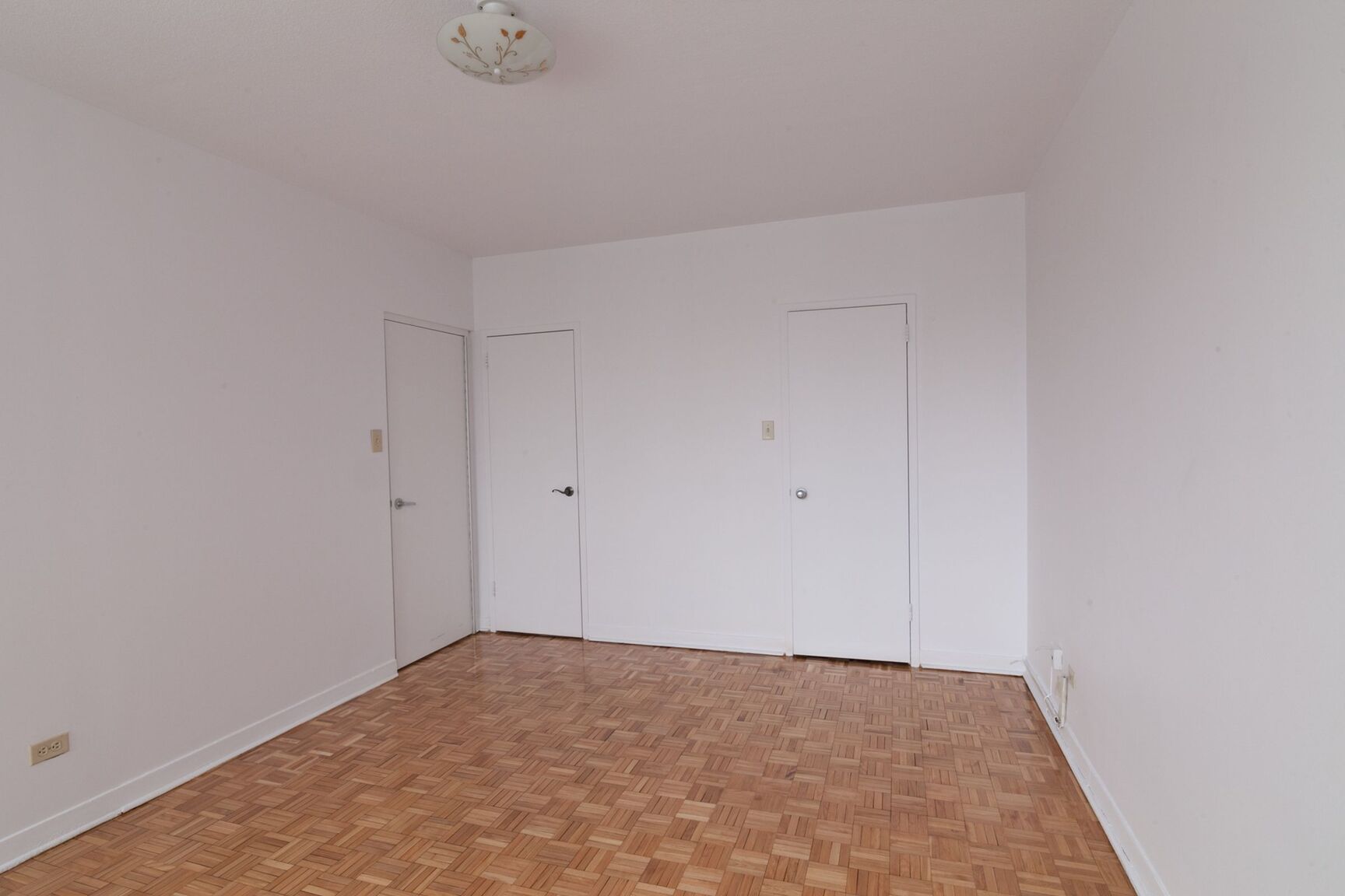 900 Rockland Avenue - Photo 13