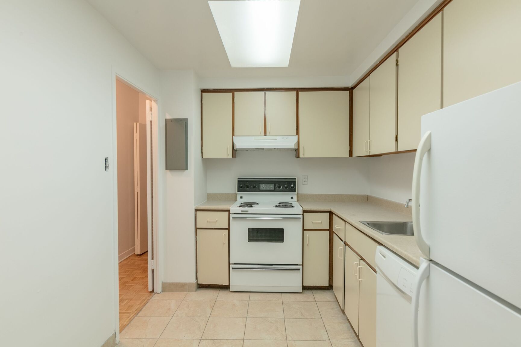 900 Rockland Avenue - Photo 16