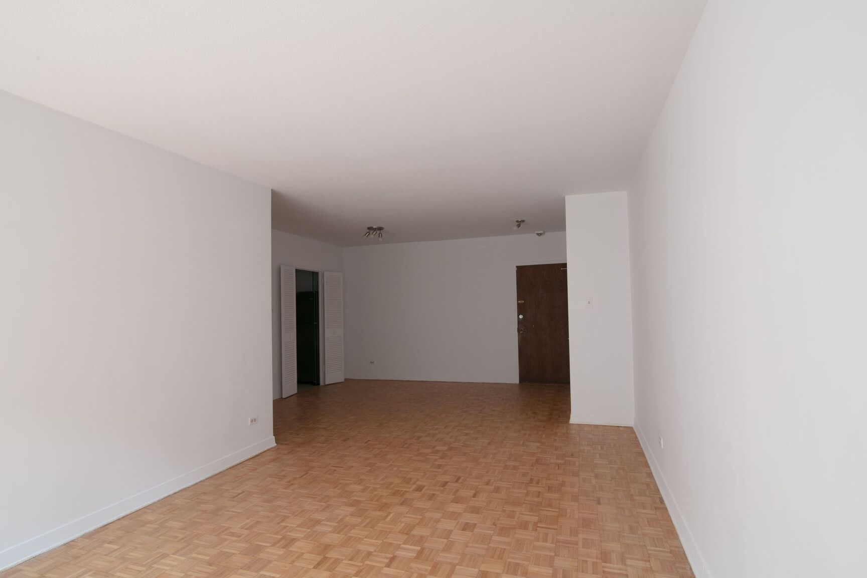 900 Rockland Avenue - Photo 29