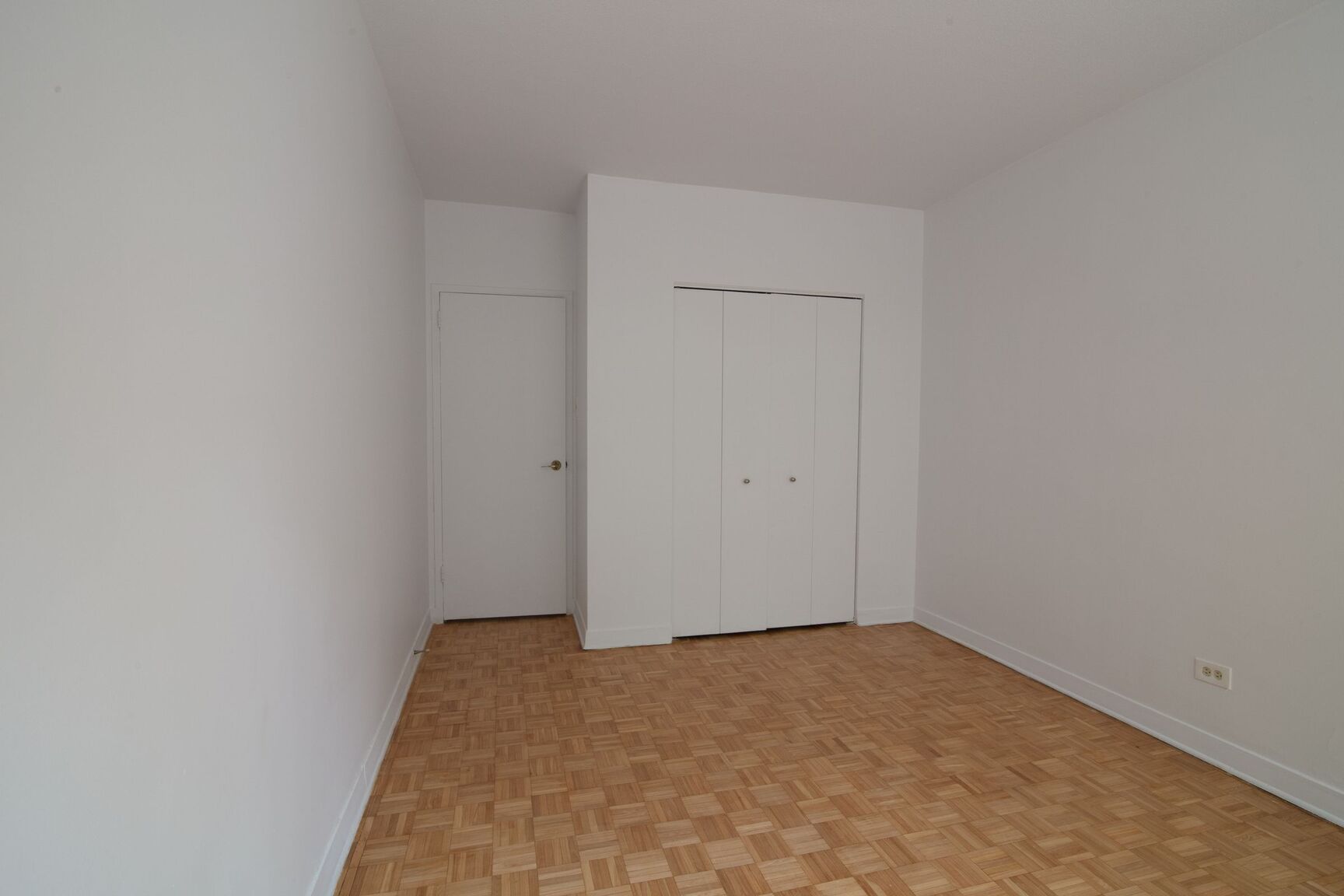 900 Rockland Avenue - Photo 34