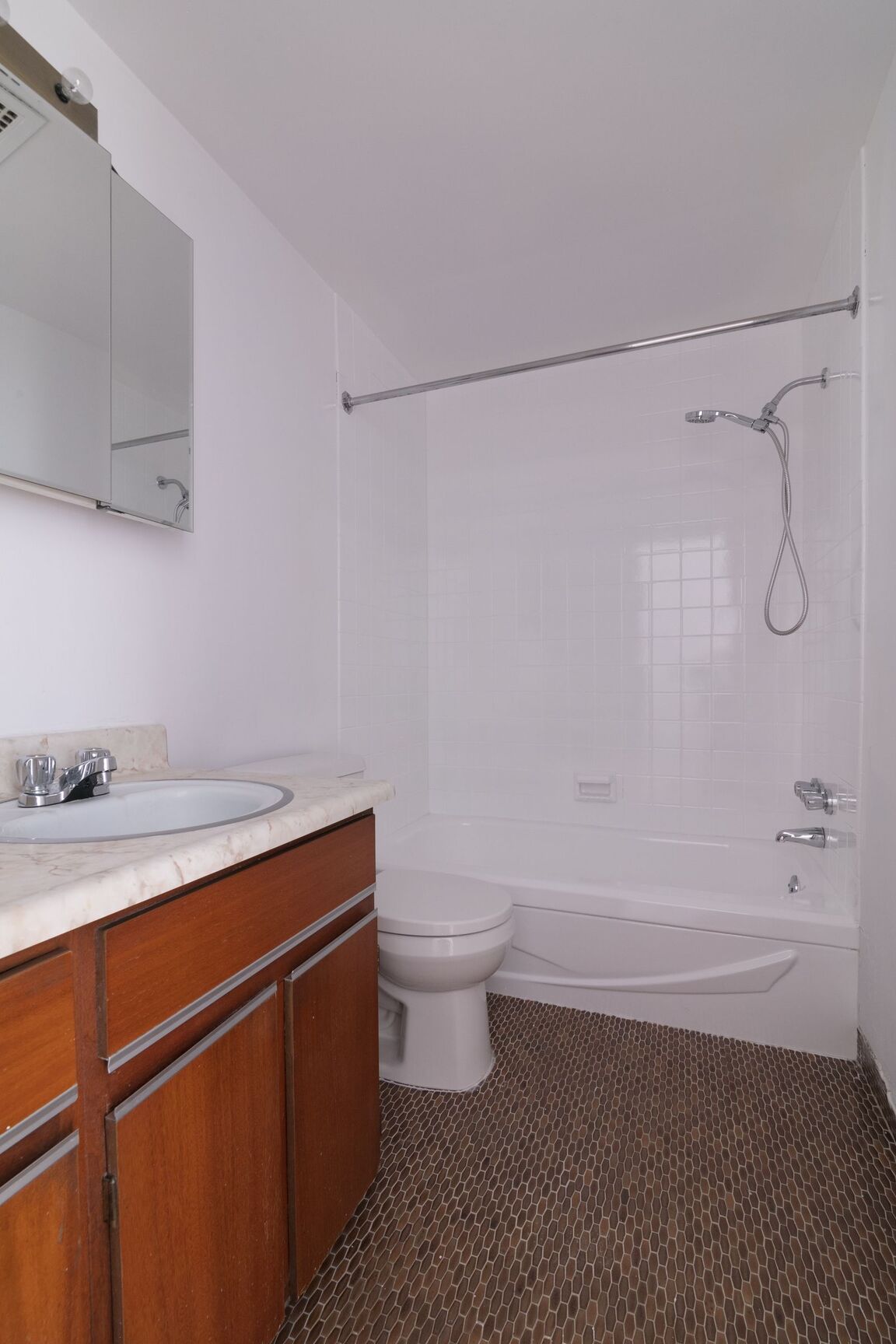 900 Rockland Avenue - Photo 35