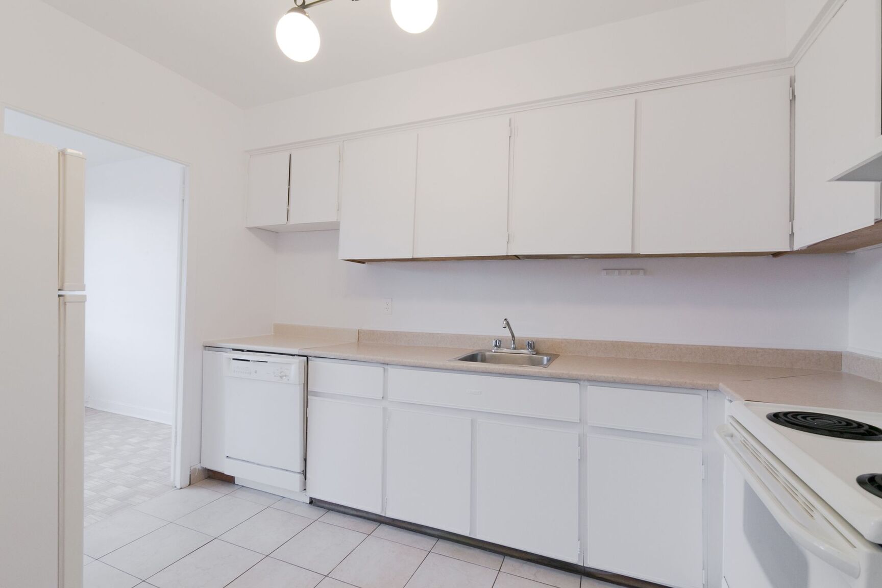 900 Rockland Avenue - Photo 49
