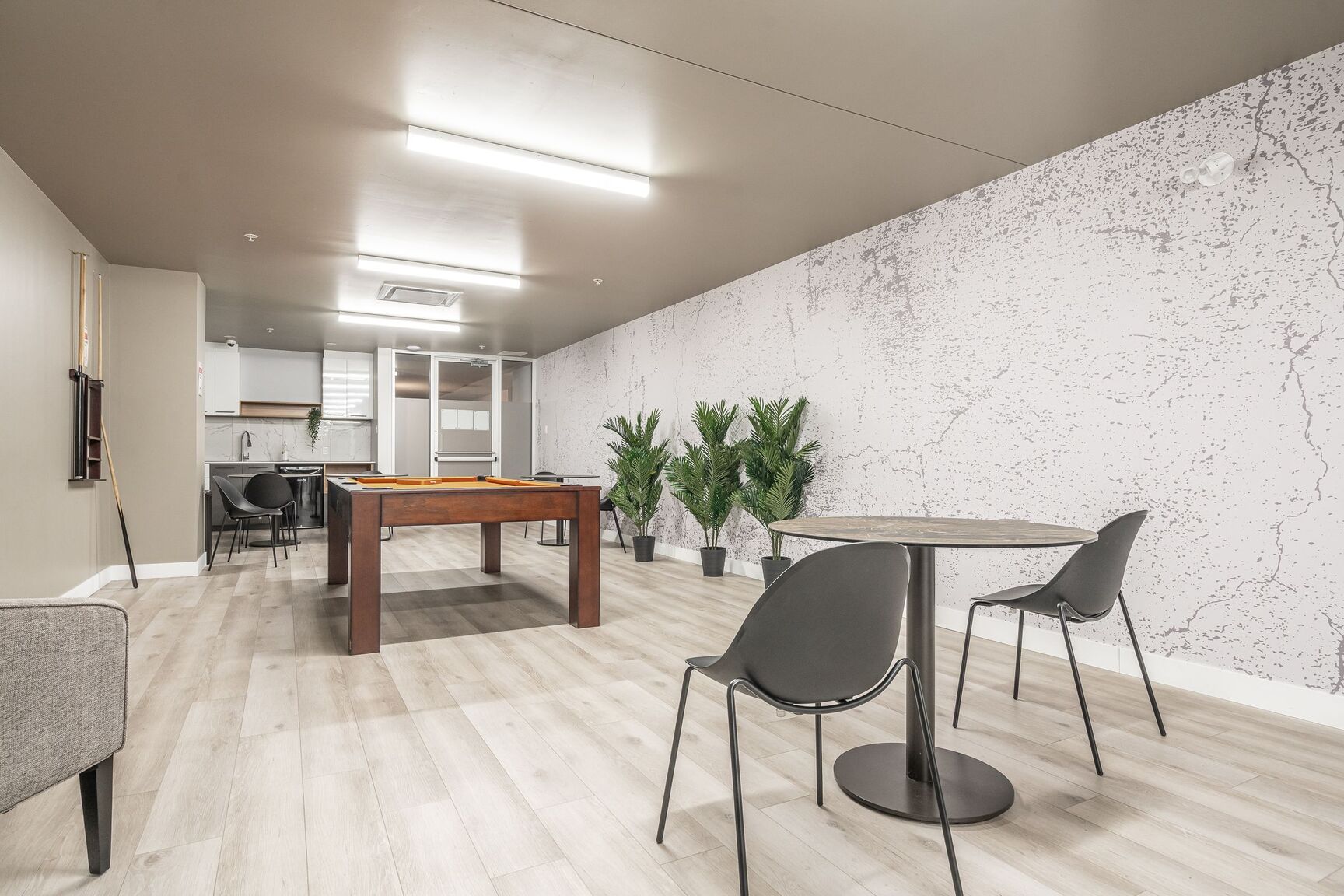 9675 Papineau - Photo 30