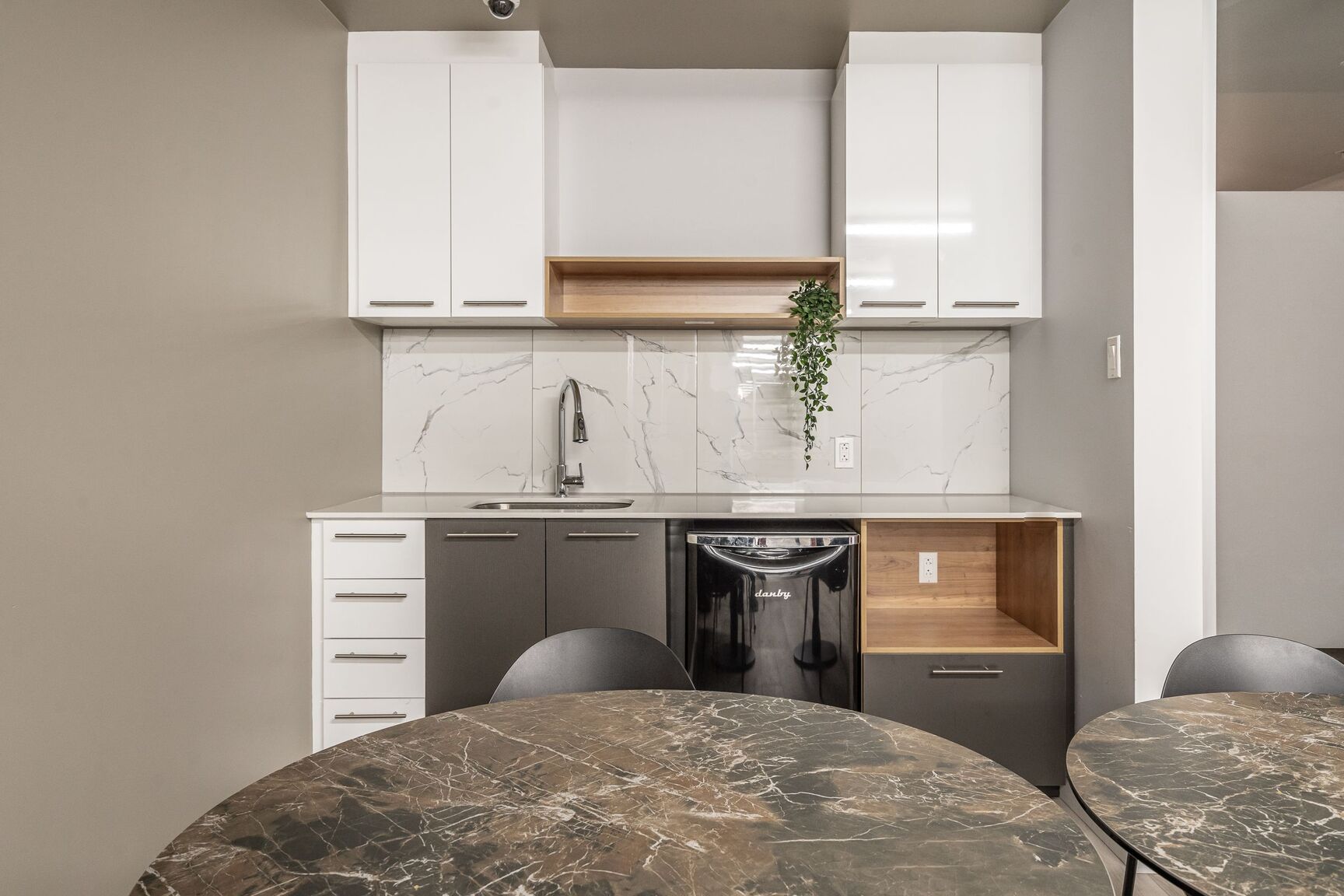 9675 Papineau - Photo 31