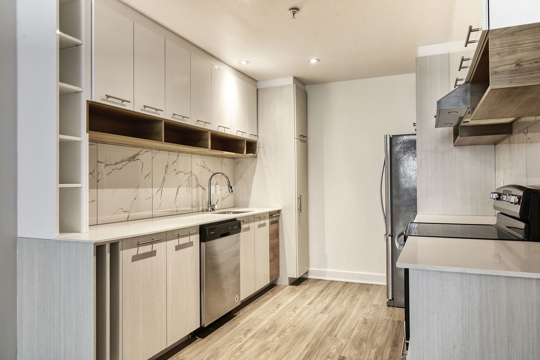 9675 Papineau