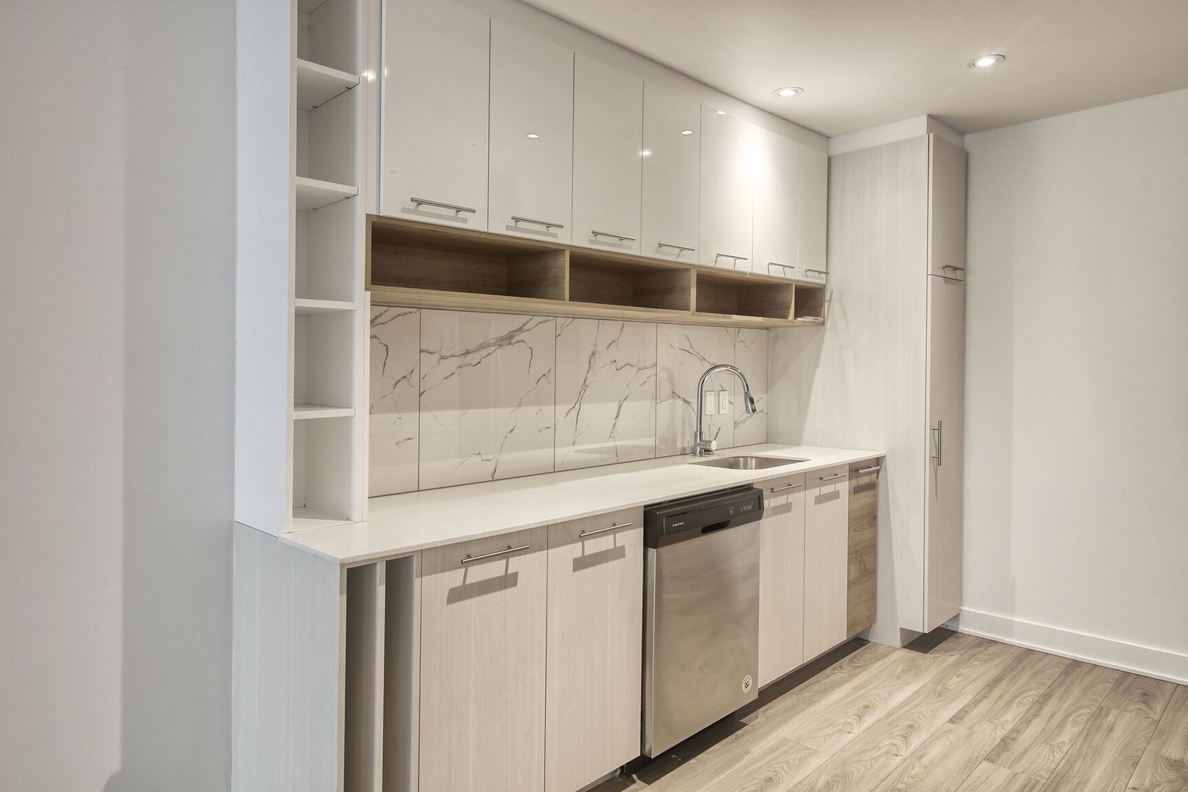 9675 Papineau - Photo 2