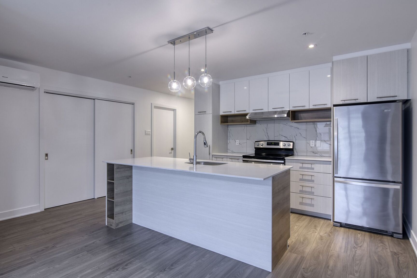 9675 Papineau - Photo 99