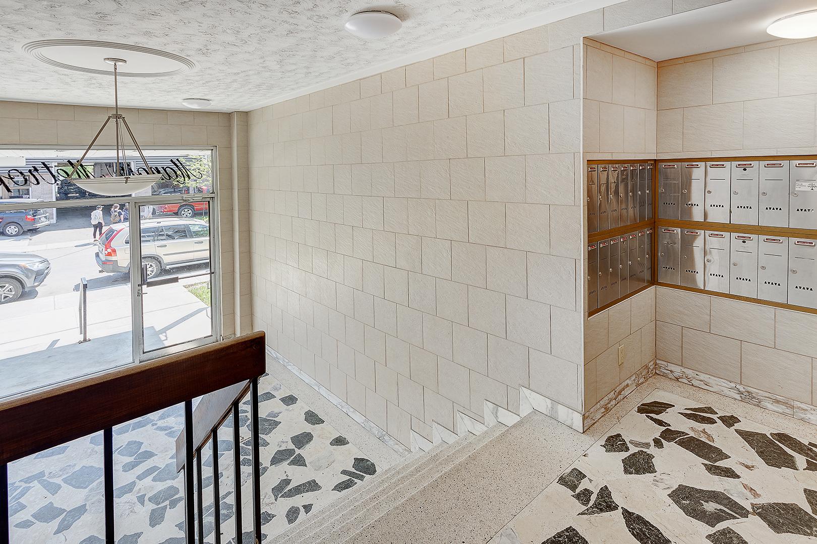 645 Gordon - Photo 2