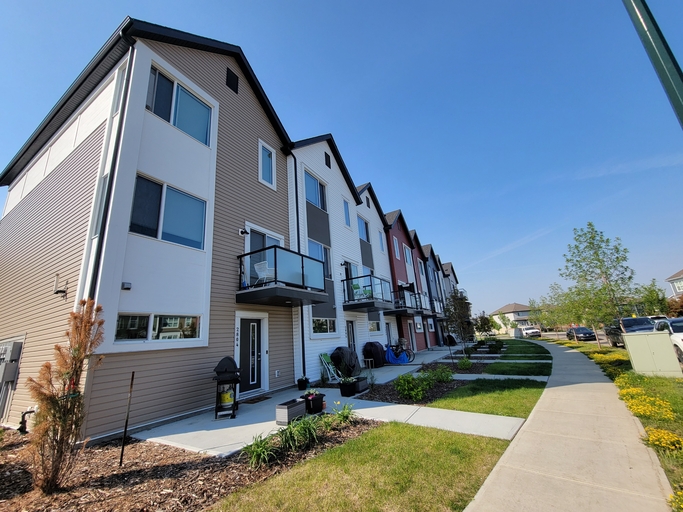 Bergen Towns - 2796 Maple Way