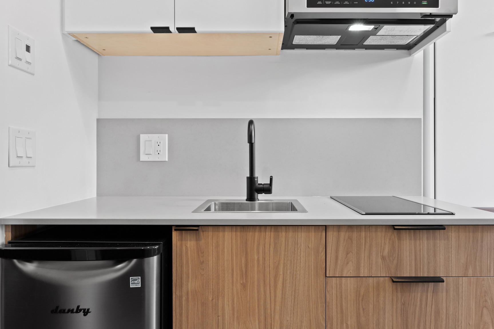 ALMA Gastown - 455 Abbott Street - Photo 8
