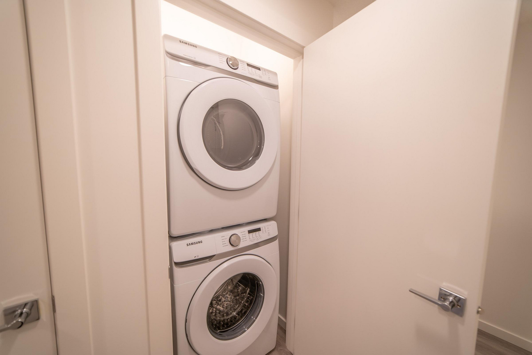 2-3 Bed Townhomes in Paisley - Photo 9