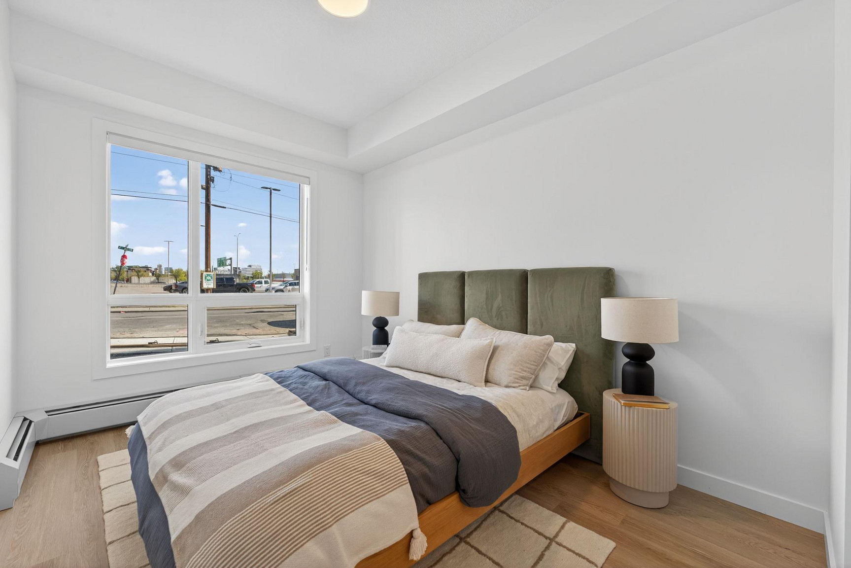 Kings Landing Apartment - Photo 9