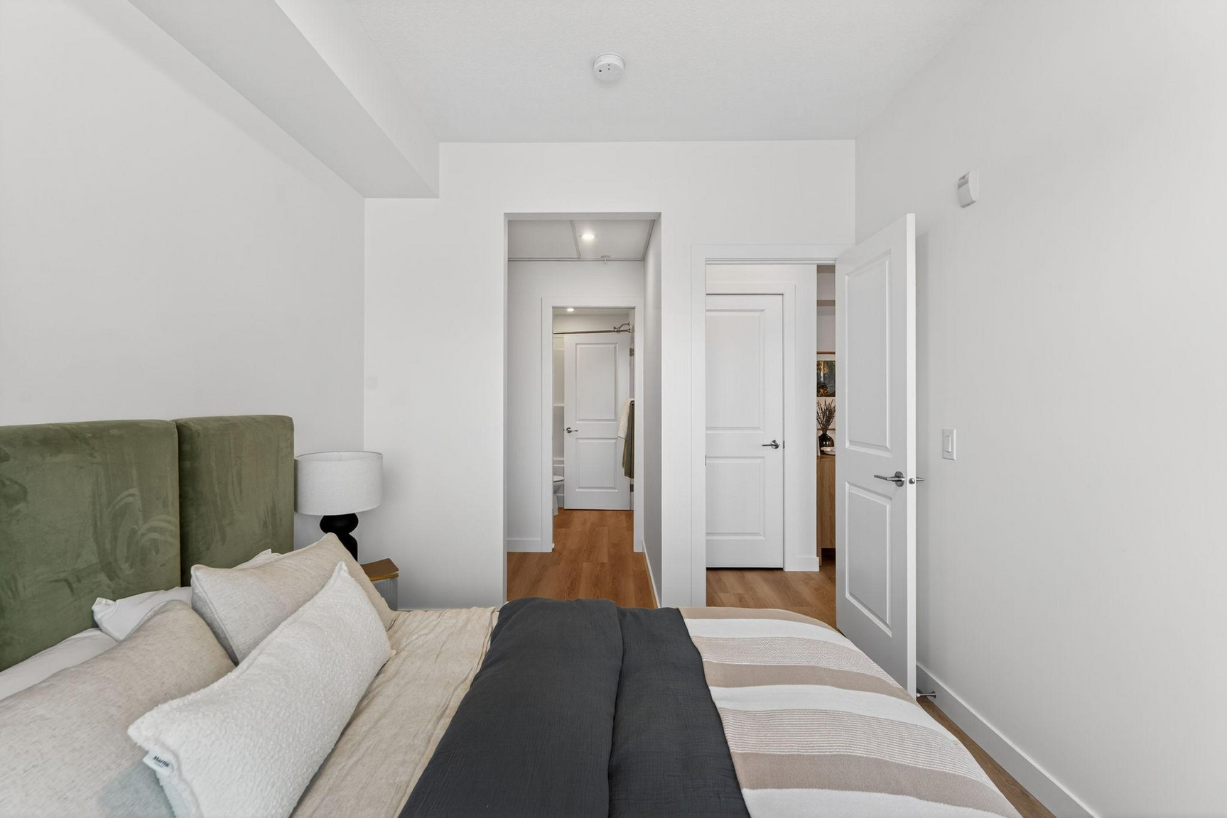 Kings Landing Apartment - Photo 10