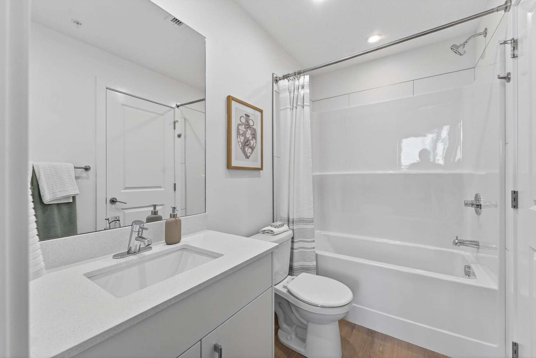Kings Landing Apartment - Photo 13