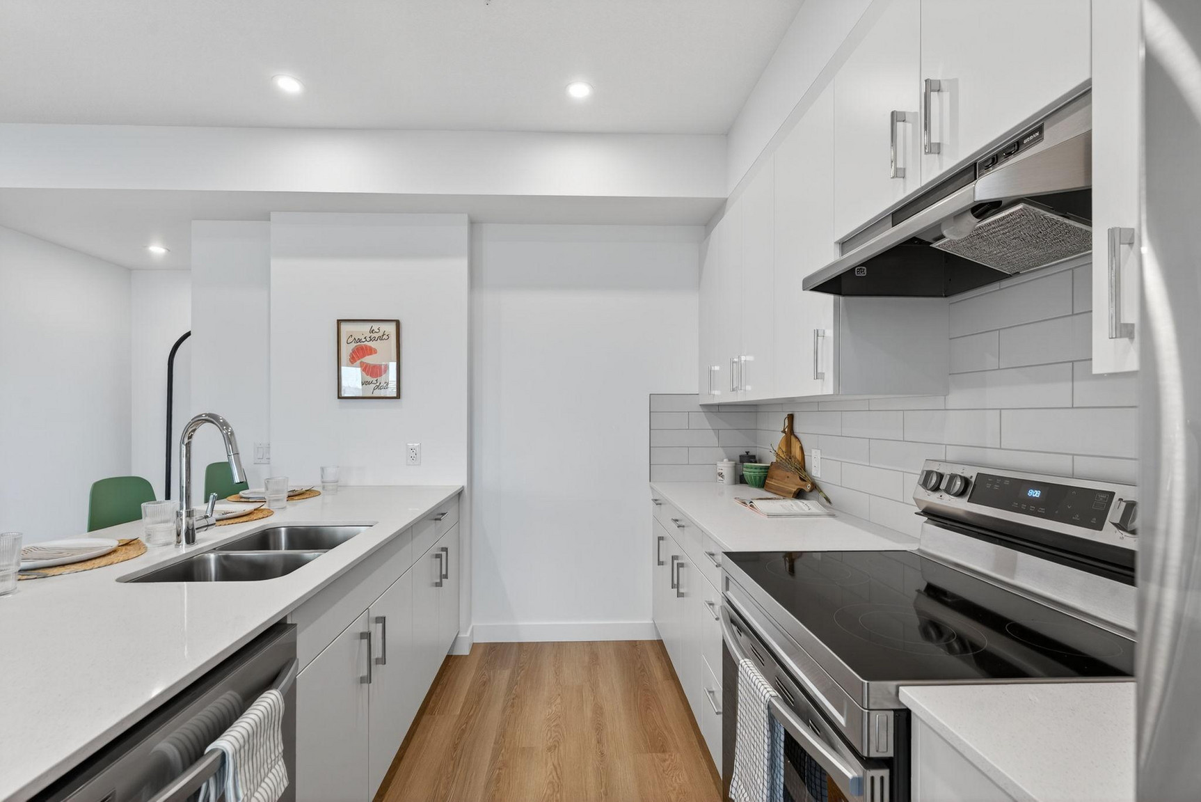 Kings Landing Apartment - Photo 7