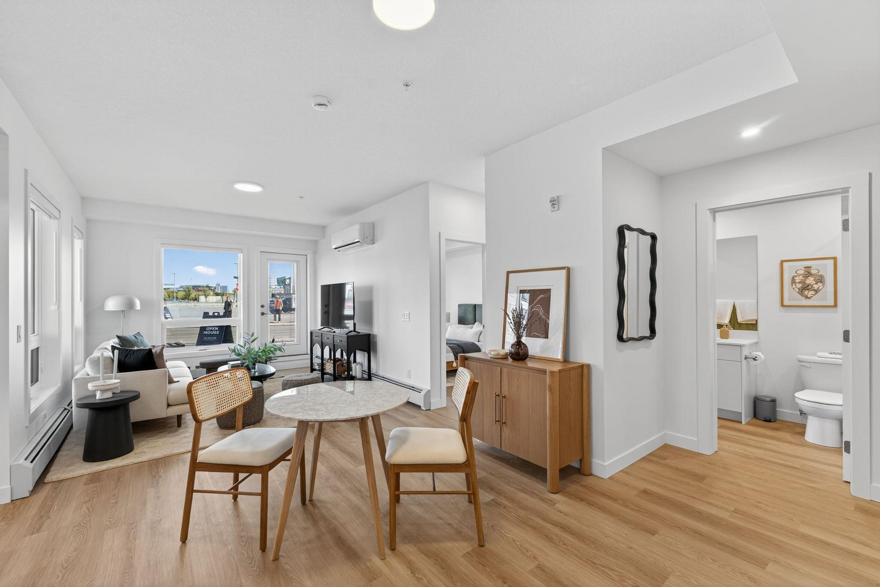 Kings Landing Apartment - Photo 4