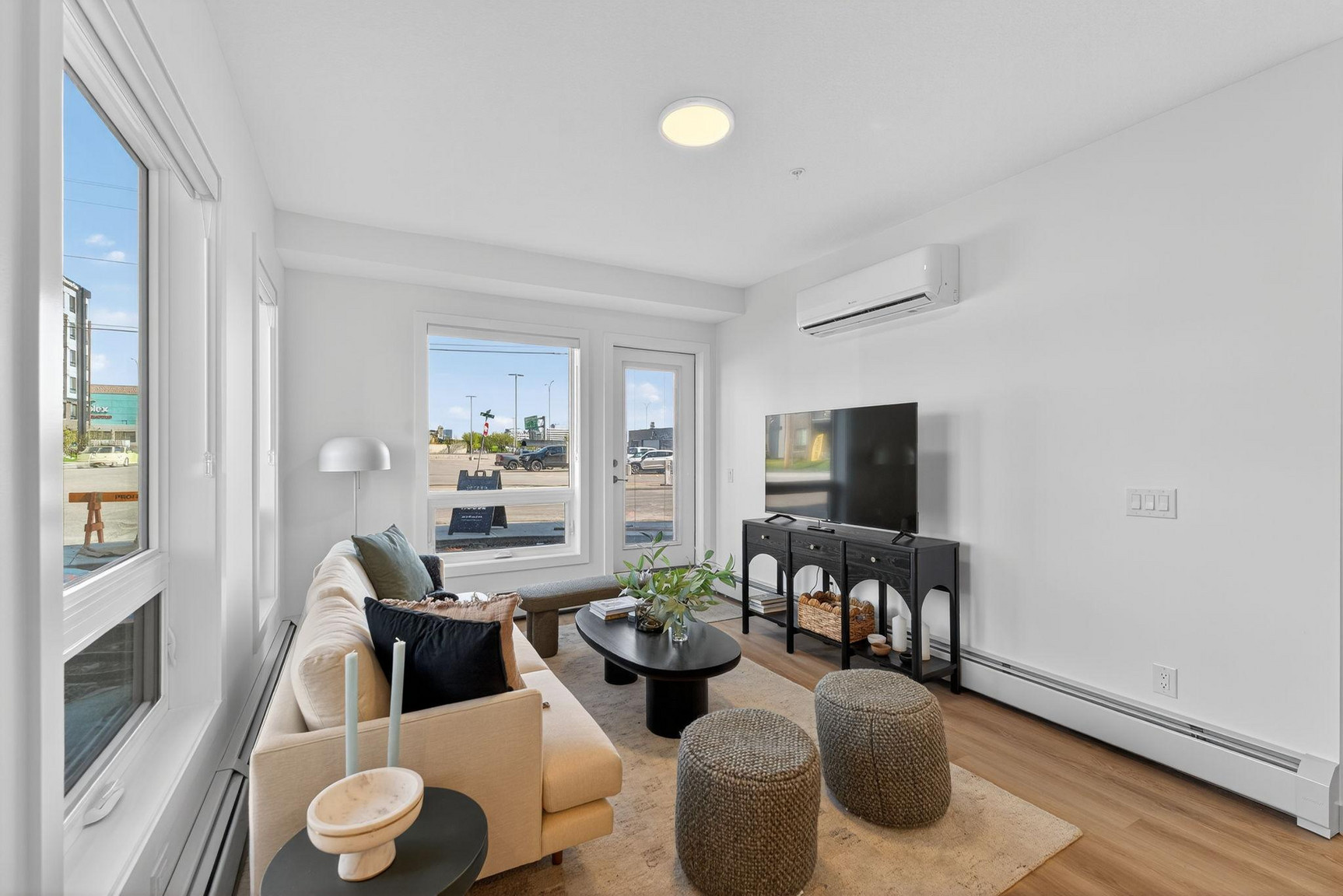 Kings Landing Apartment - Photo 5