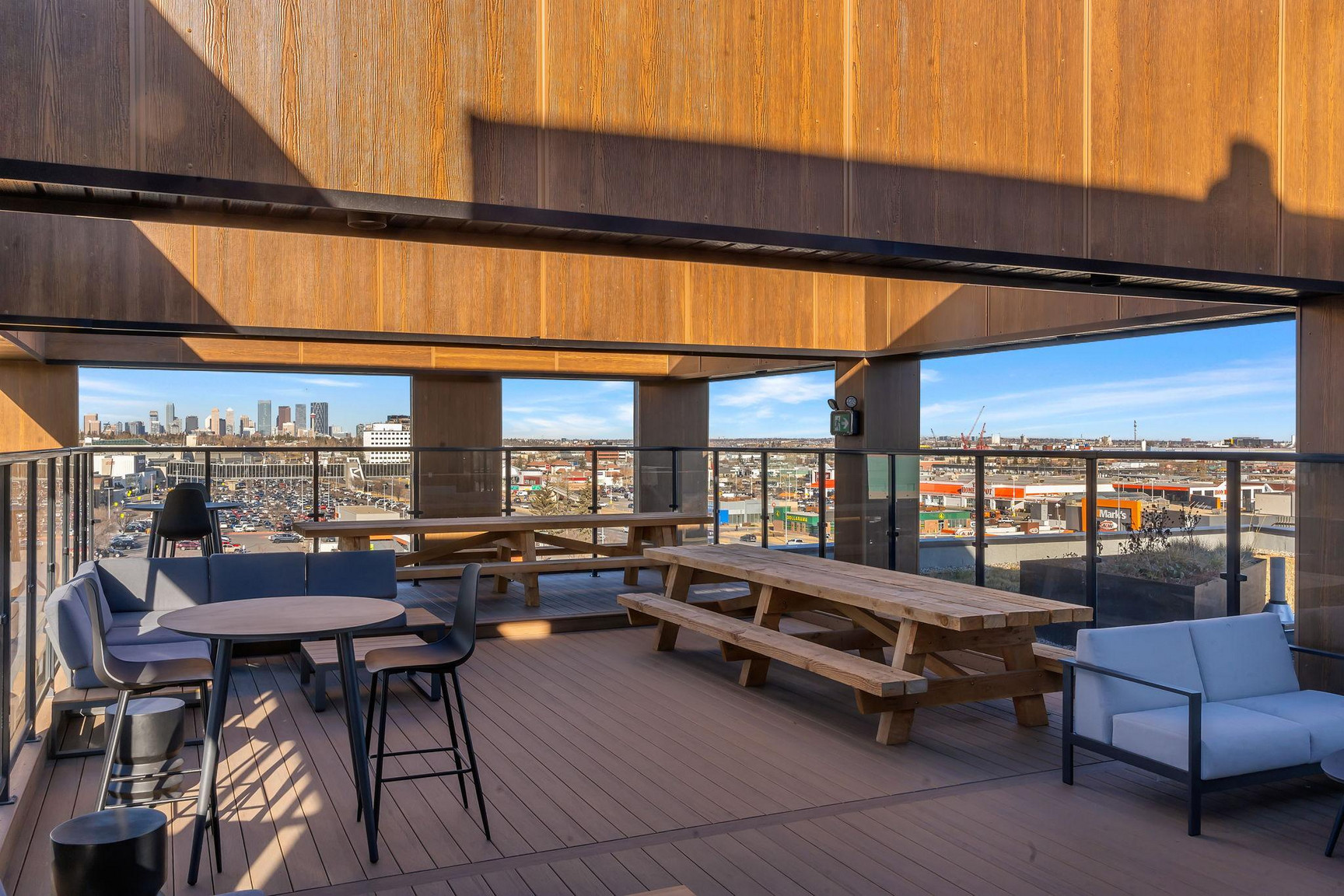 Kings Landing Apartment - Photo 25