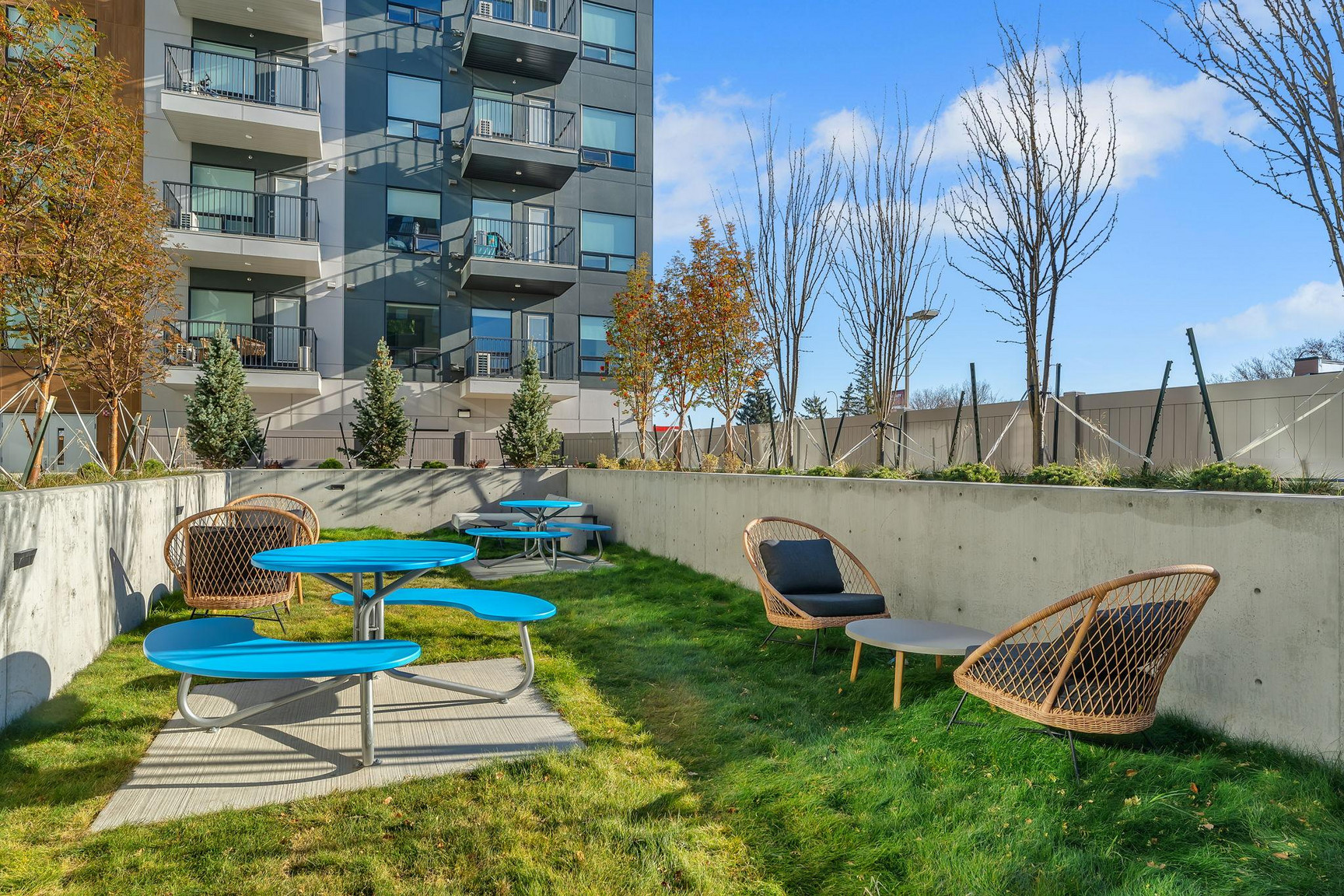 Kings Landing Apartment - Photo 27