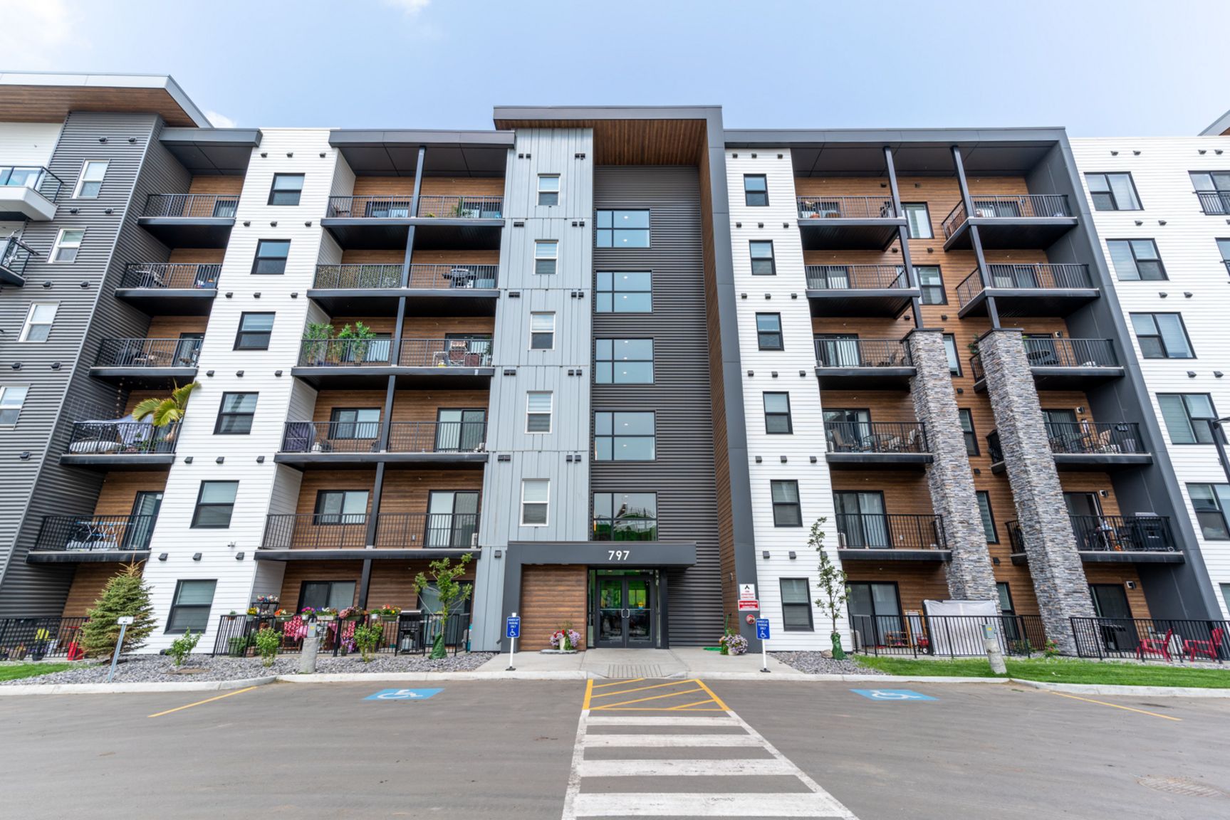G17 Apartments at Tamarack - Photo 47