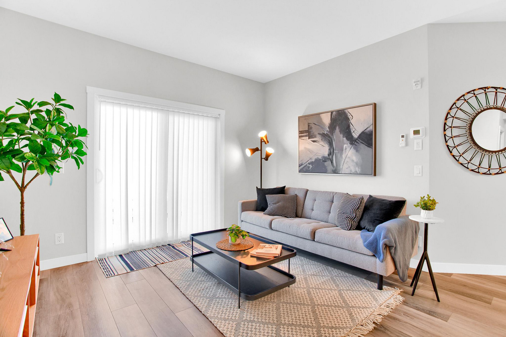 Plaza Apartments - Photo 13