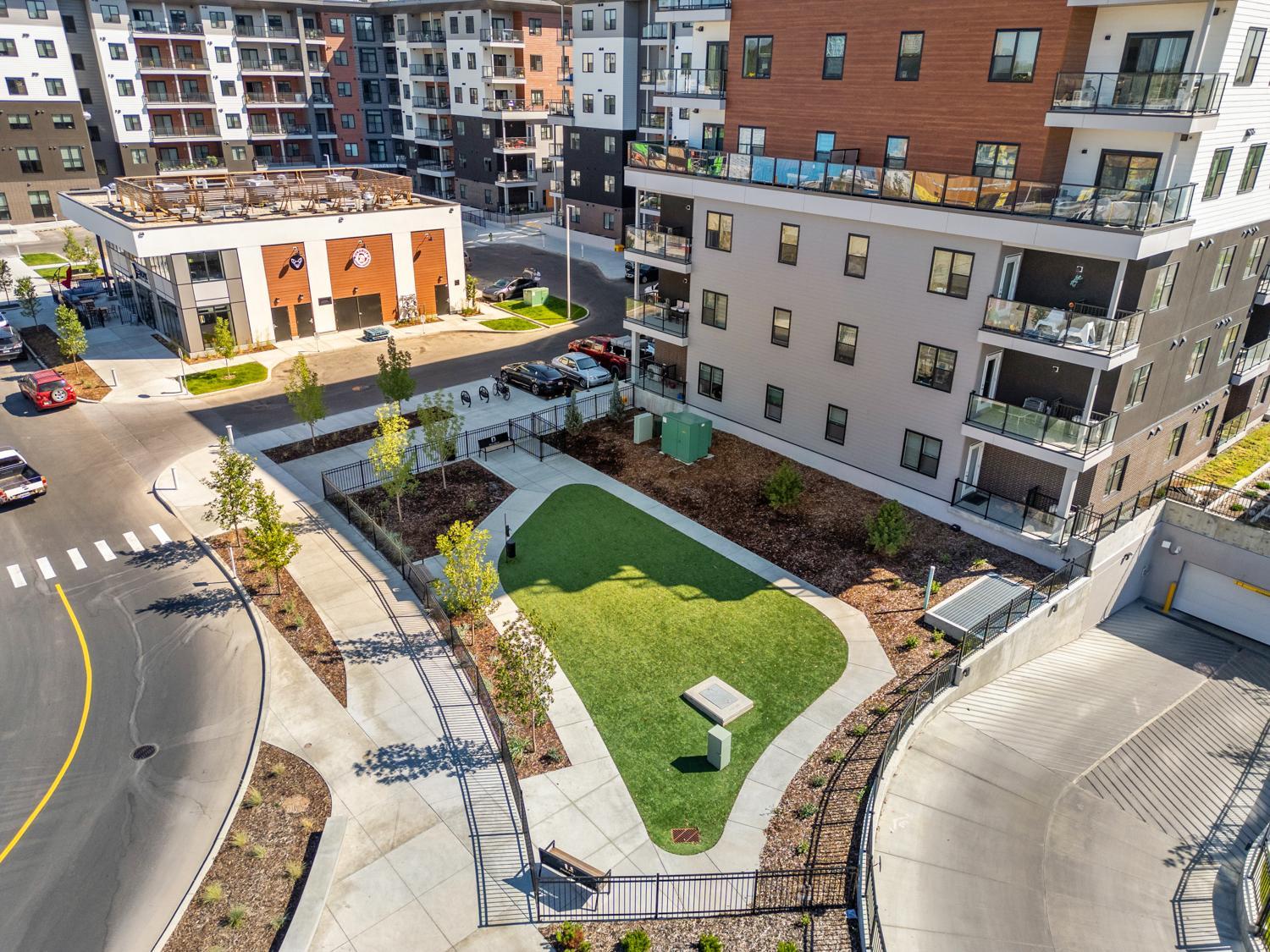 Plaza Apartments - Photo 42