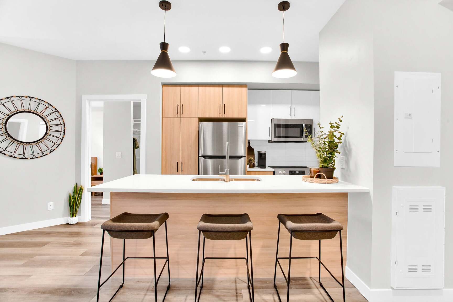 Plaza Apartments - Photo 3