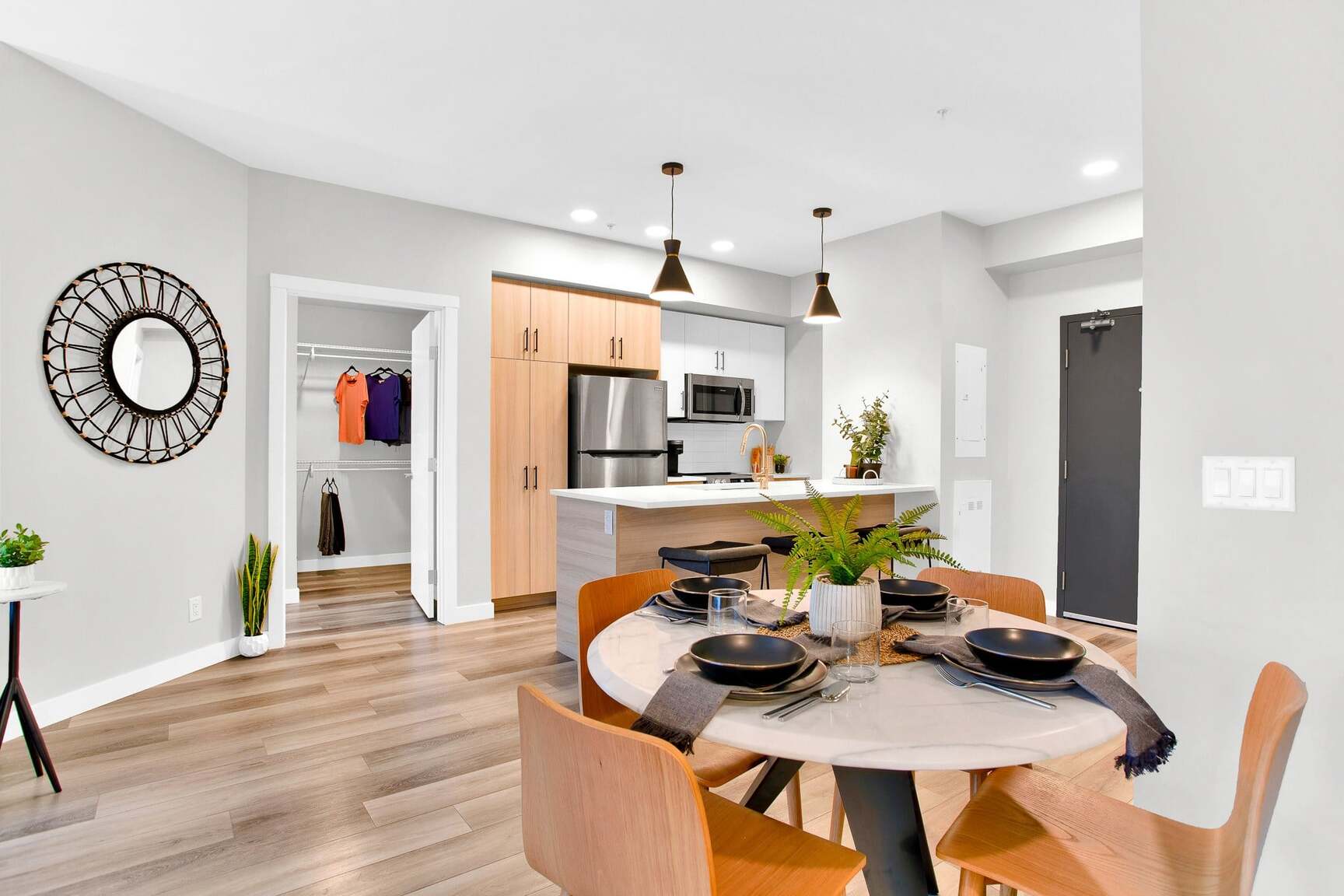 Plaza Apartments - Photo 6
