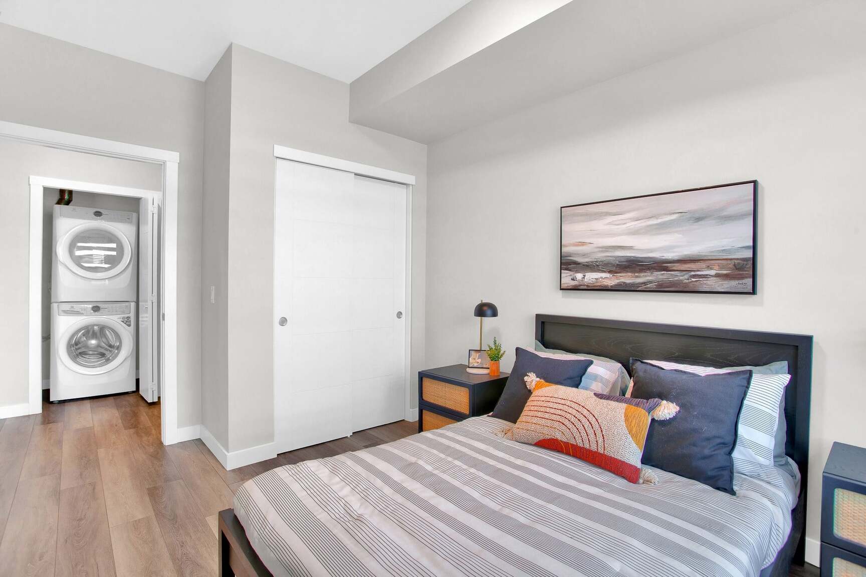 Plaza Apartments - Photo 8