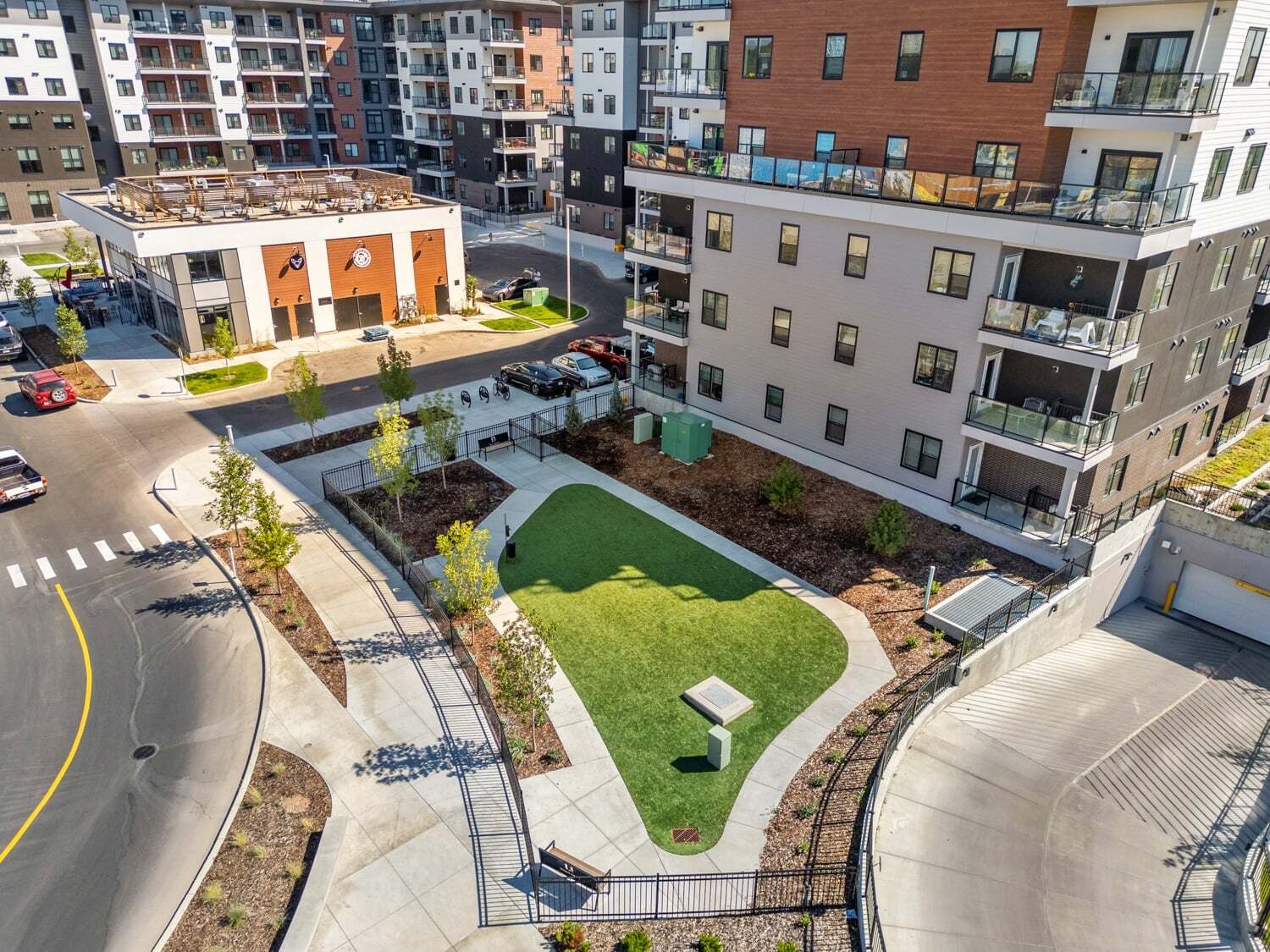 Plaza Apartments - Photo 15