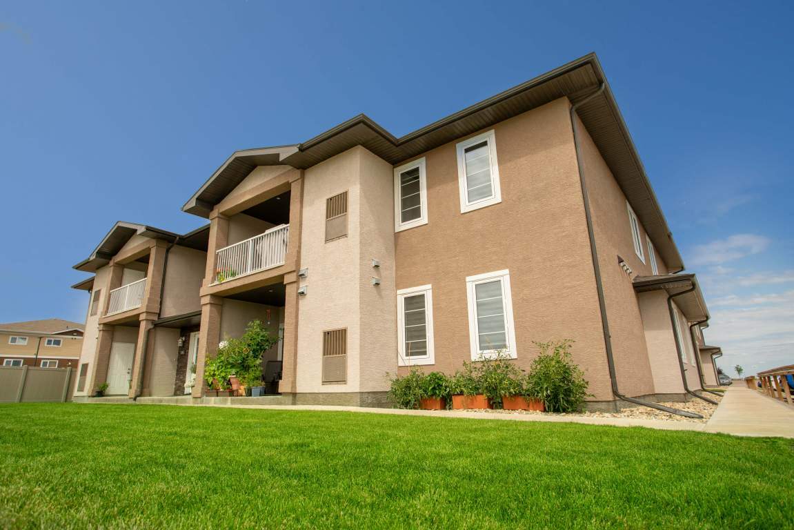 Chester Court Condos - Photo 1