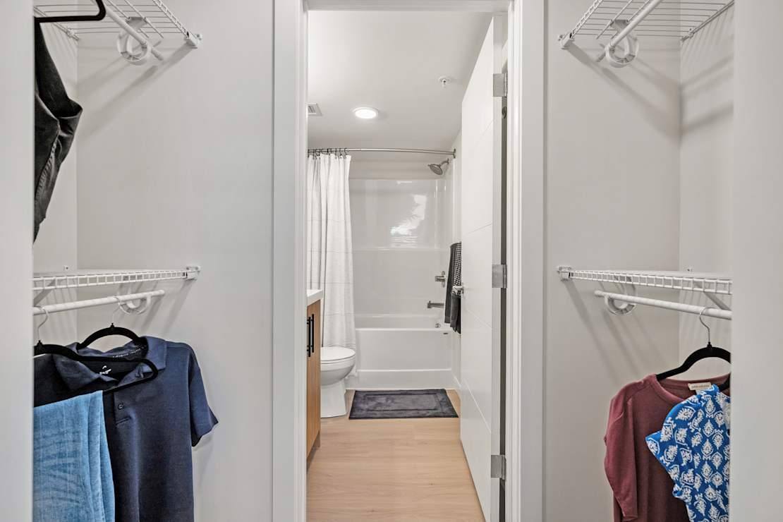 Skyway Apartments - Photo 16