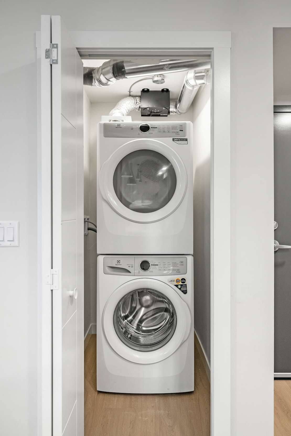 Skyway Apartments - Photo 20