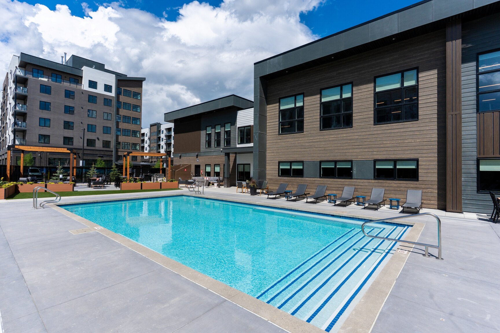 Stratus Apartments - Photo 5