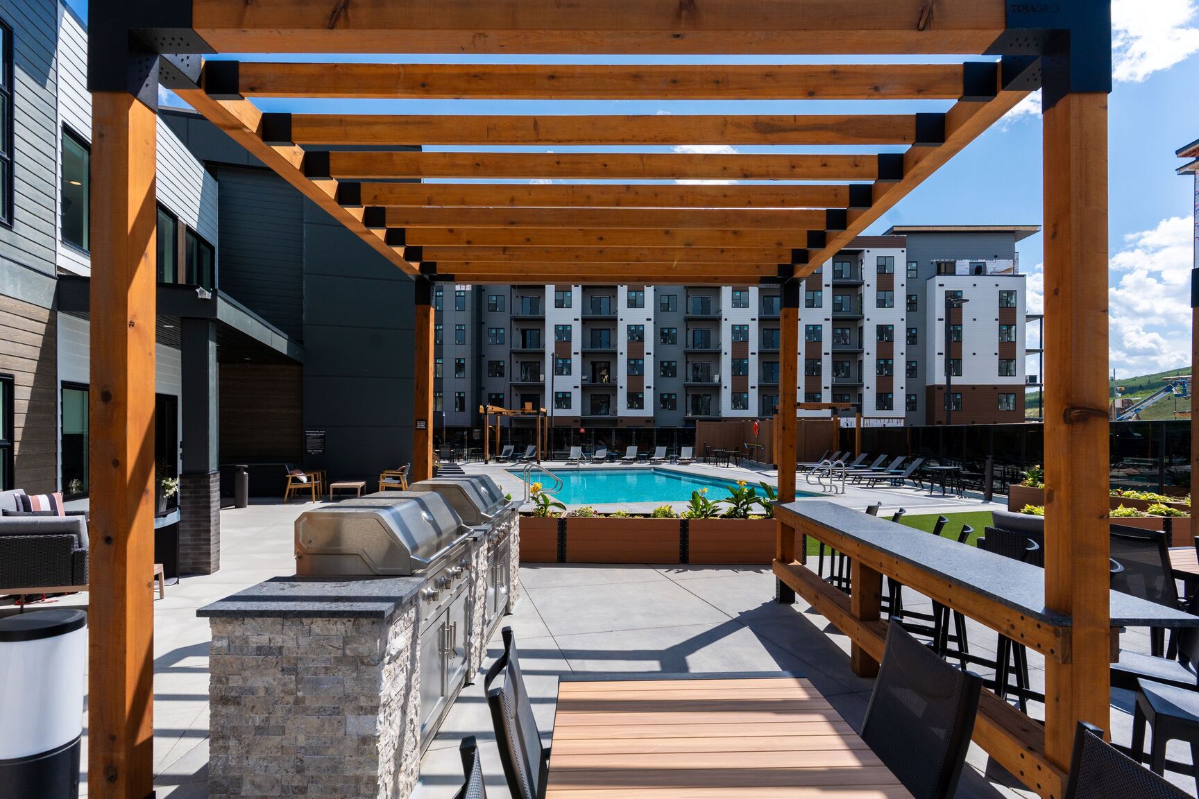 Stratus Apartments - Photo 14