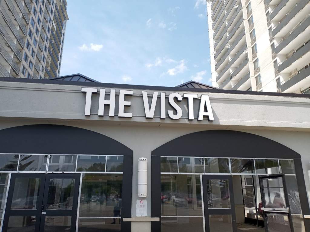 Lakefront Resort Style Living on Fort Erie The Vista