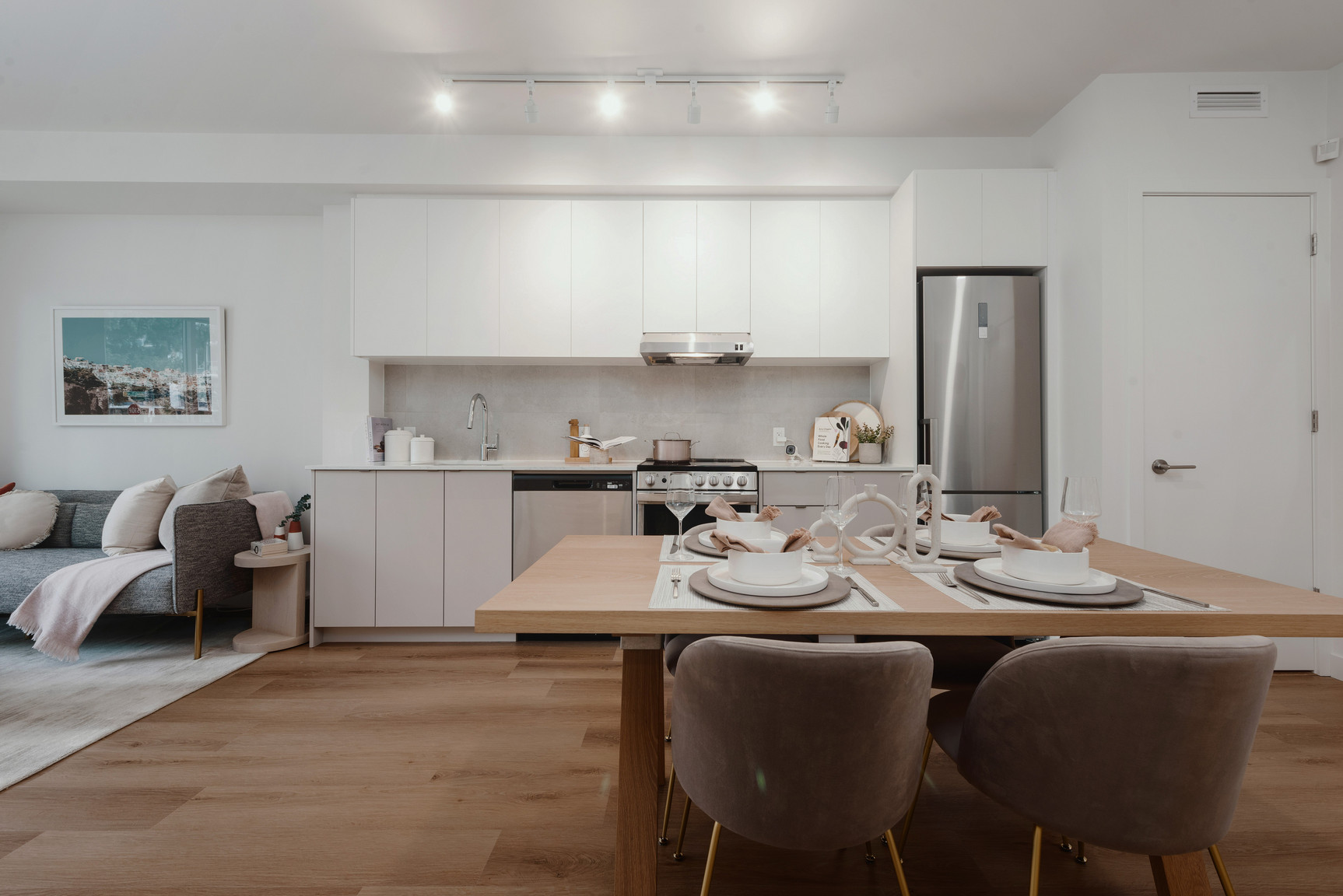 Jinju - Mid Rise - Photo 7