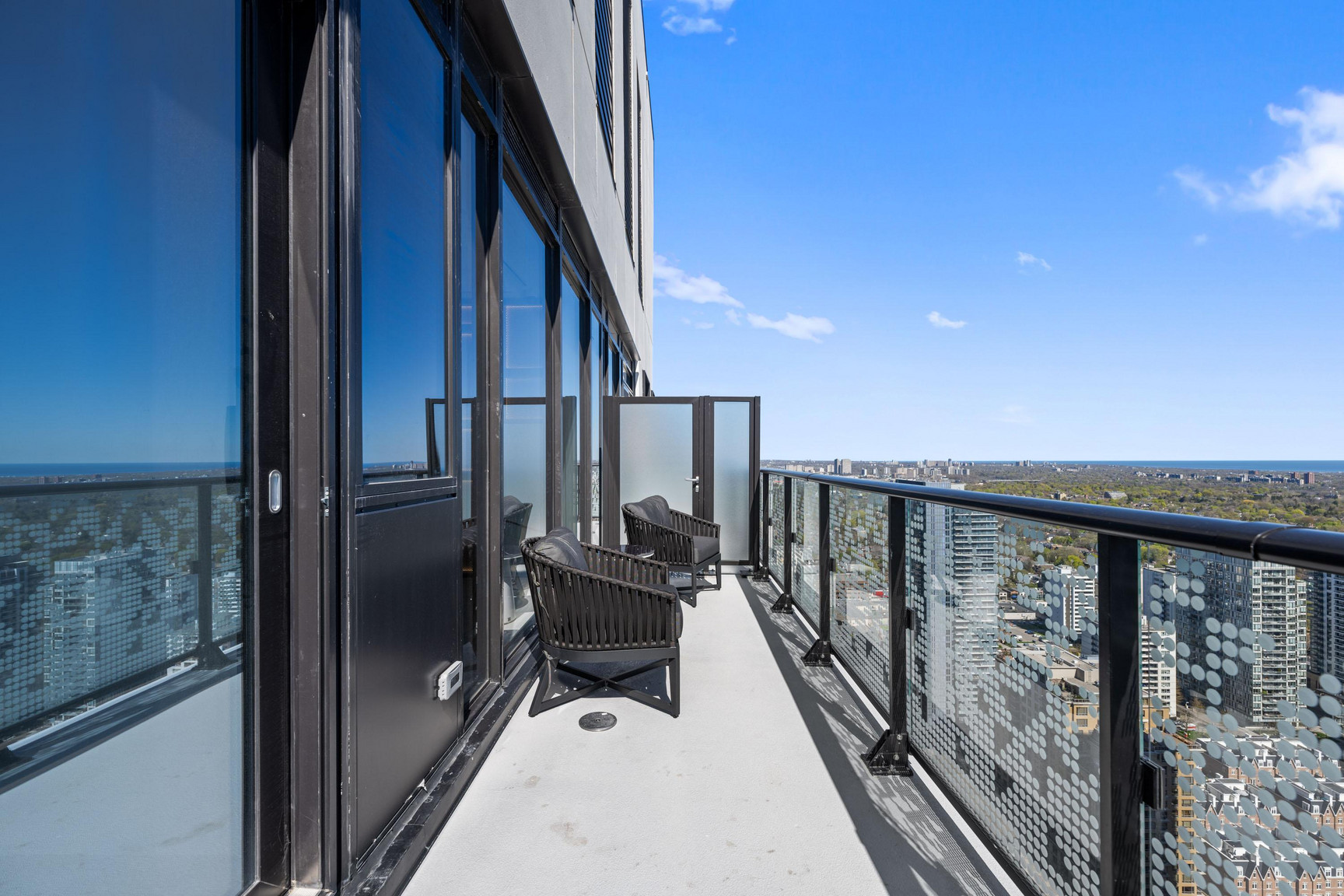101 Roehampton Avenue-East Tower - Photo 9