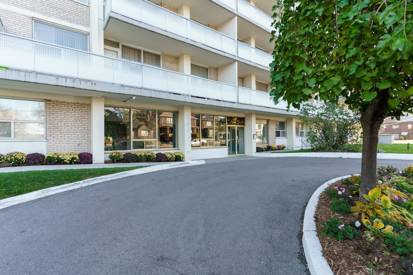 485 Eglinton Ave E - Photo 4