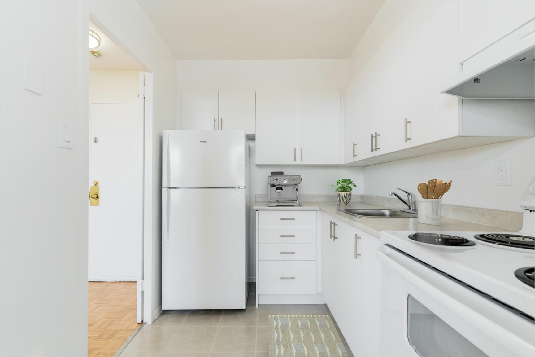 1010 Broadview Ave - Photo 5