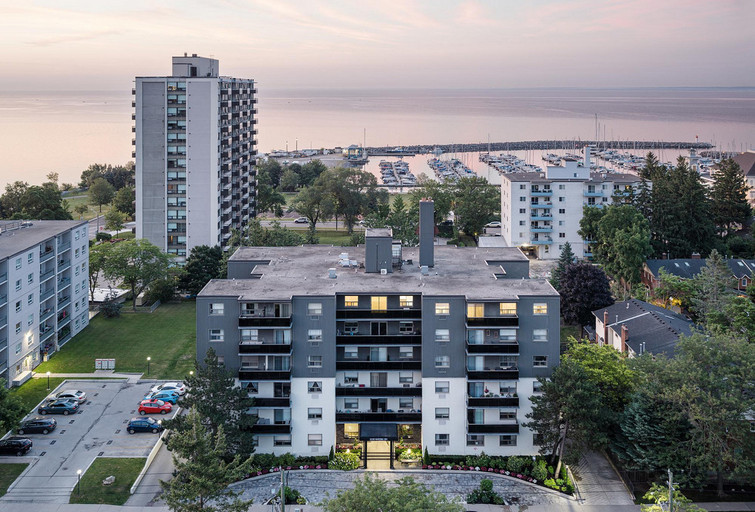 2300 Marine Drive Apartments