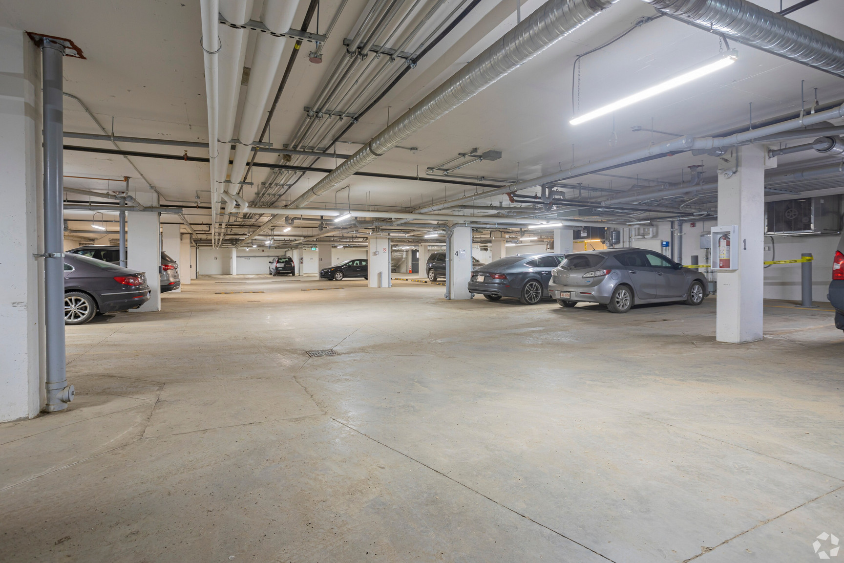 The Fifth Apartments - Photo 10