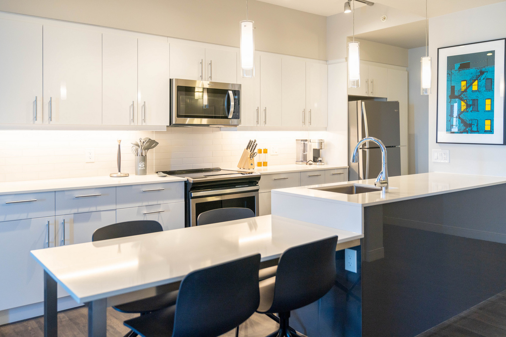 300 Main - Photo 13