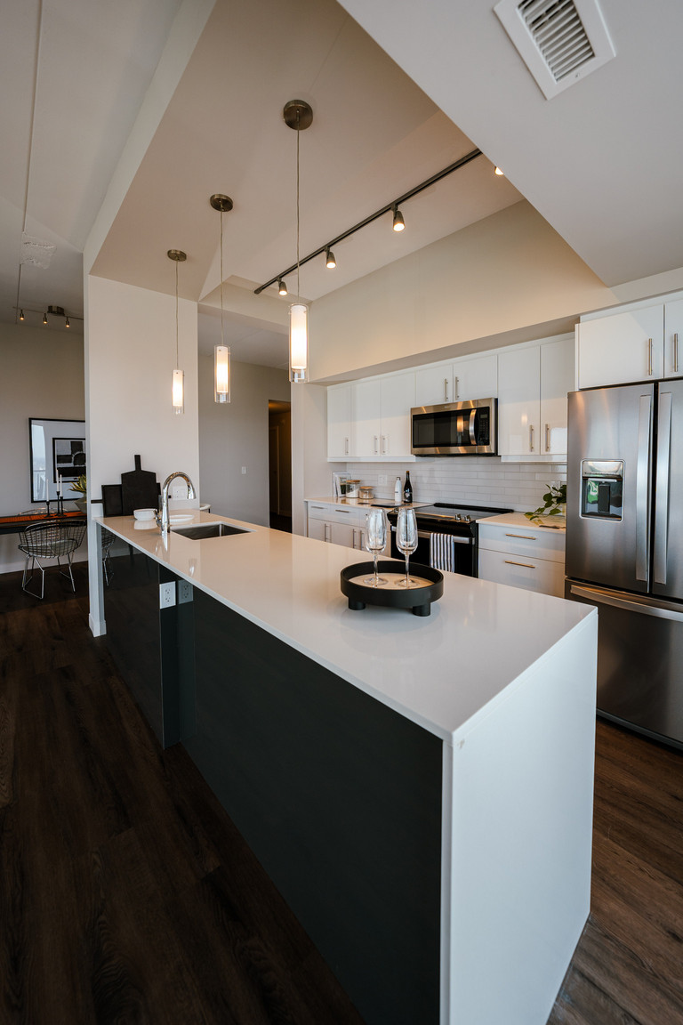 300 Main - Photo 11