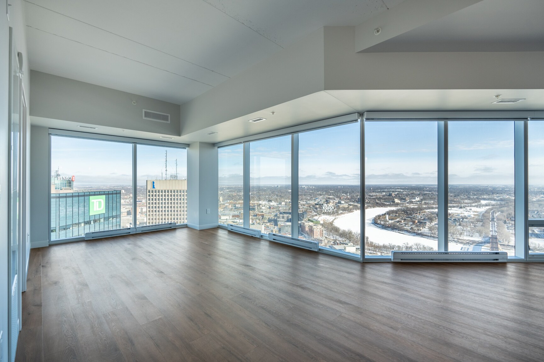 300 Main - Photo 181