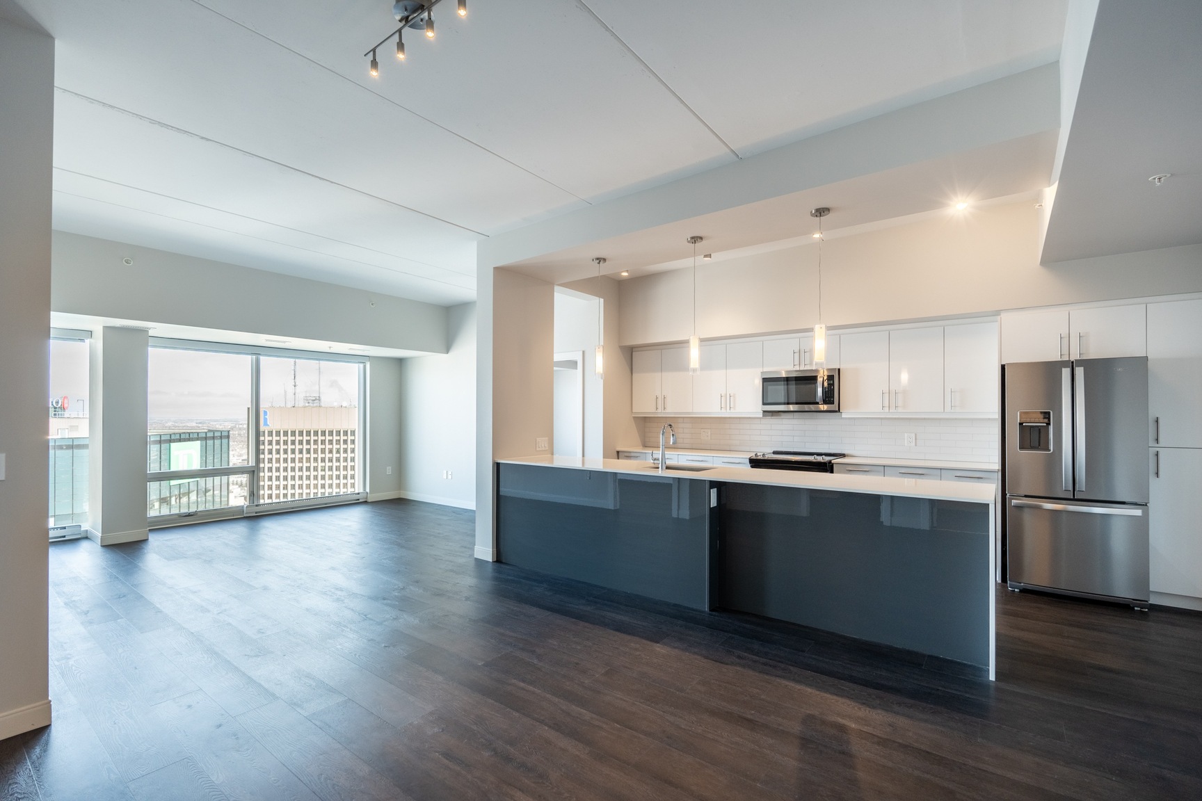 300 Main - Photo 197