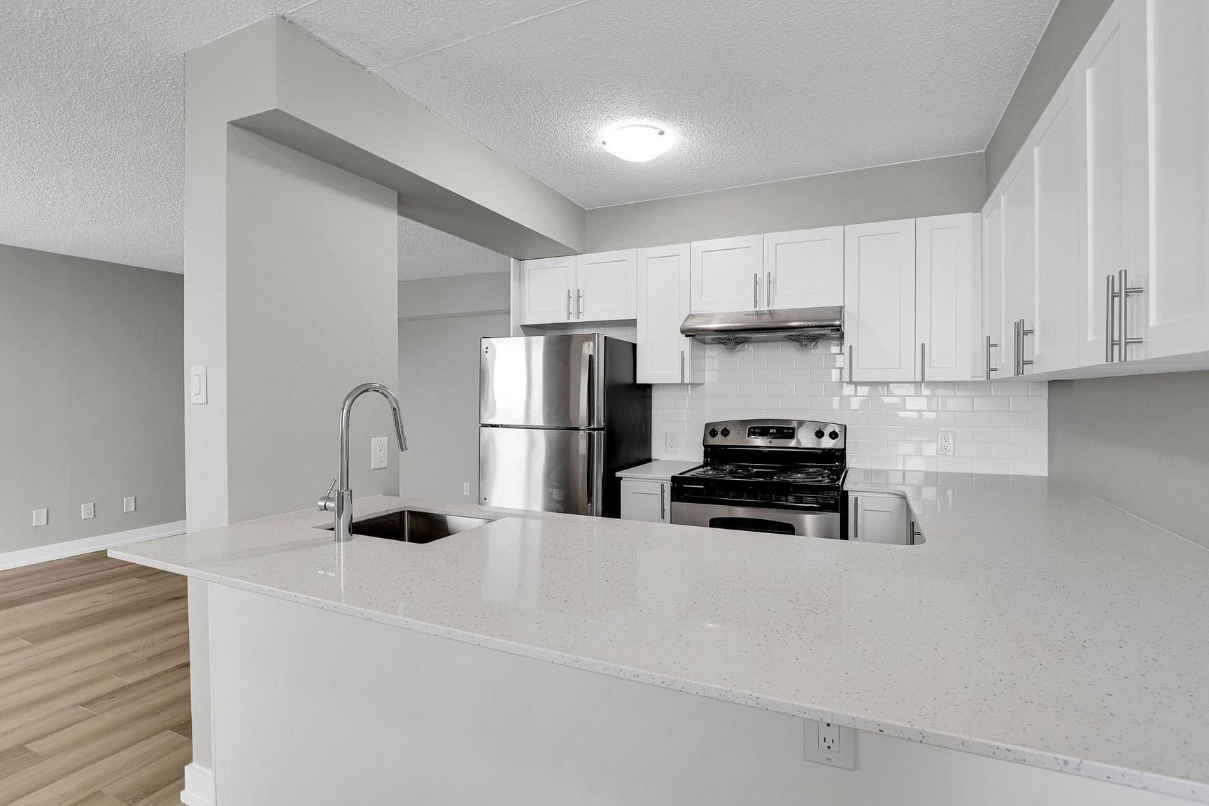 Aspen Tower Apartments - Photo 9
