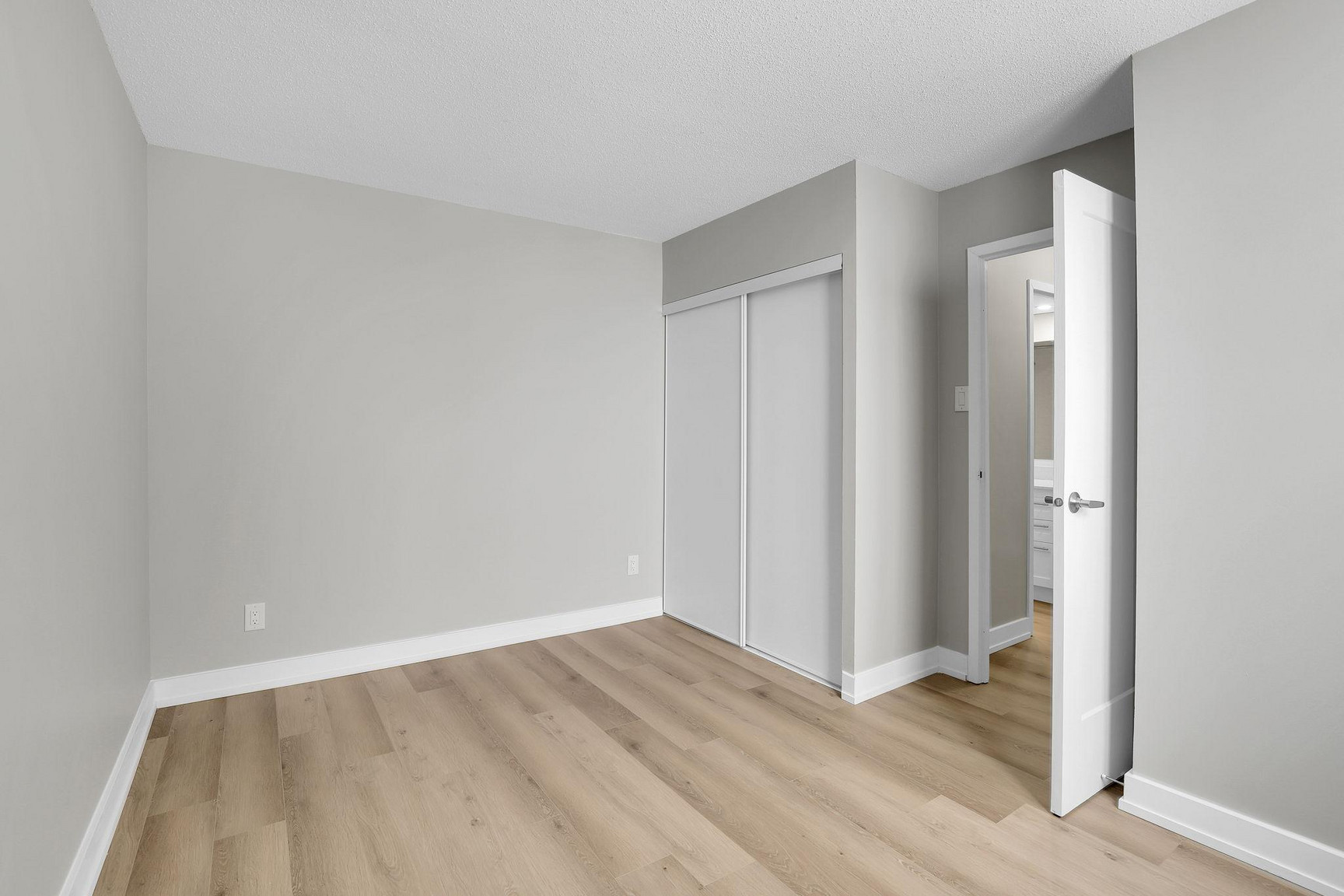 Aspen Tower Apartments - Photo 24