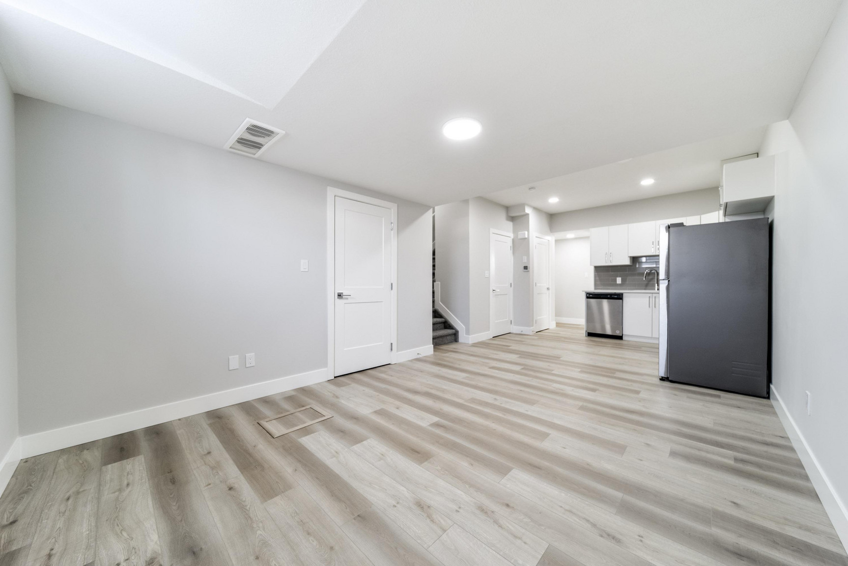 595-B Blackstone Blvd - Photo 4