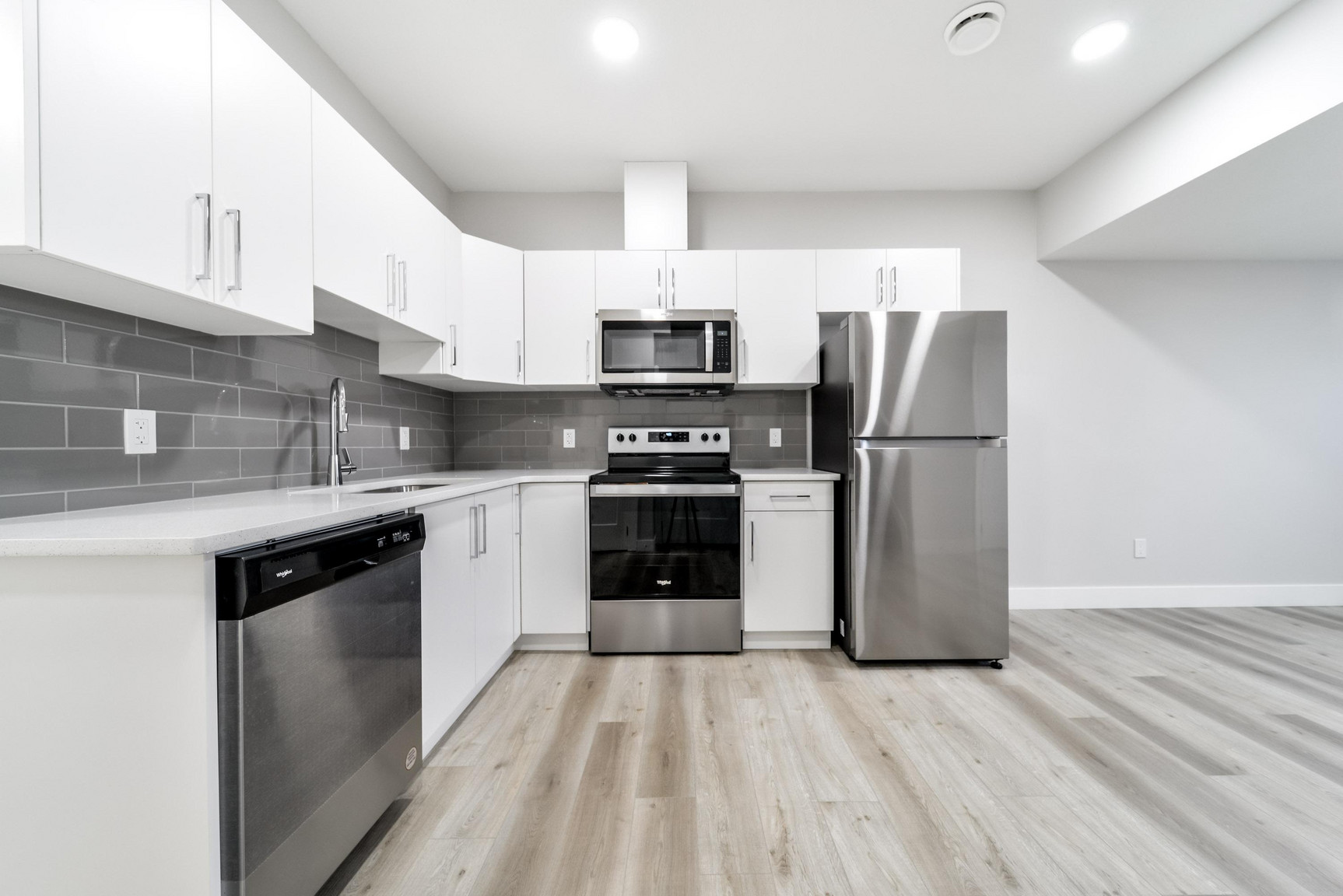 595-B Blackstone Blvd - Photo 7